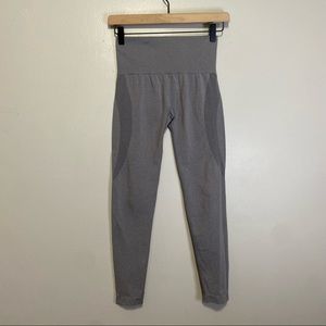 NVGTN Leggings Small Contour Seamless Graphite Gray Women's Workout Gym Pants